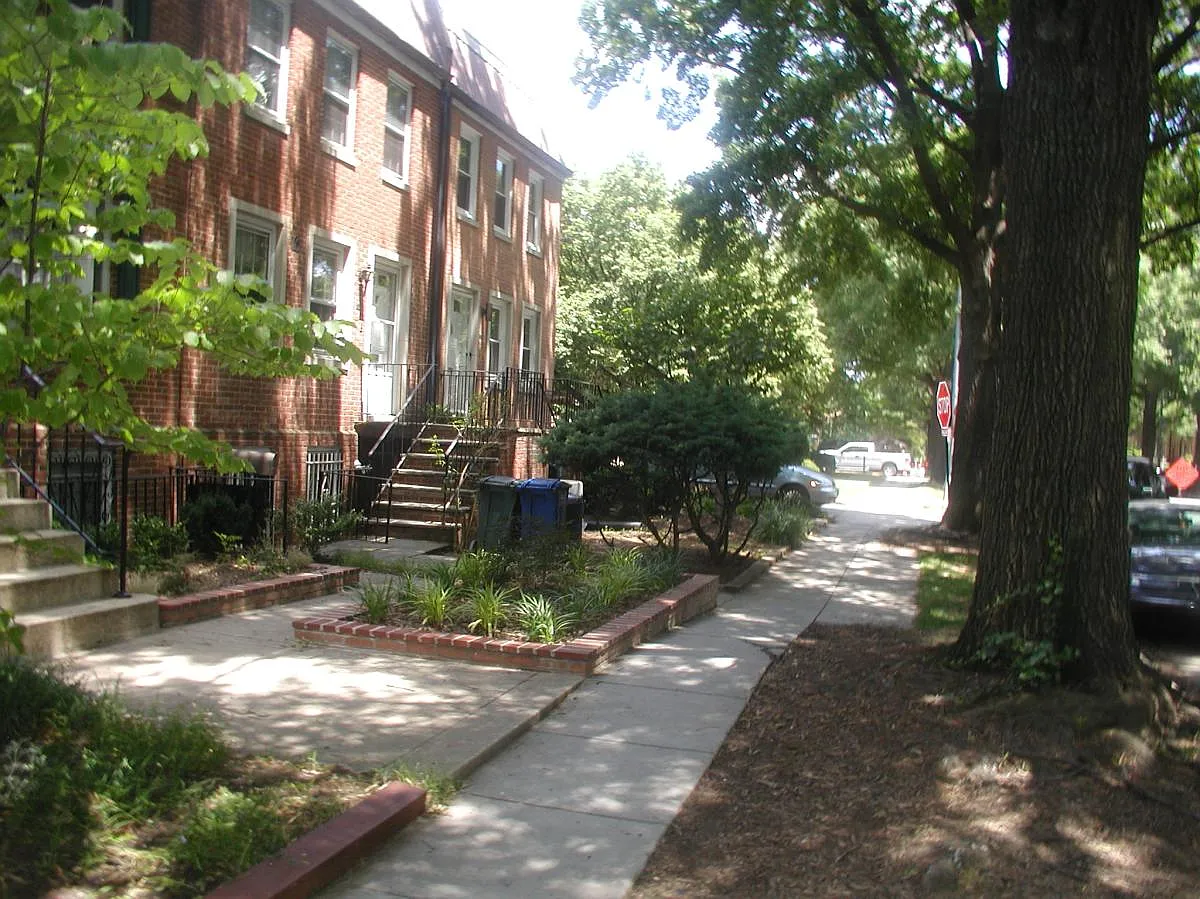 603 G St SW photo 1
