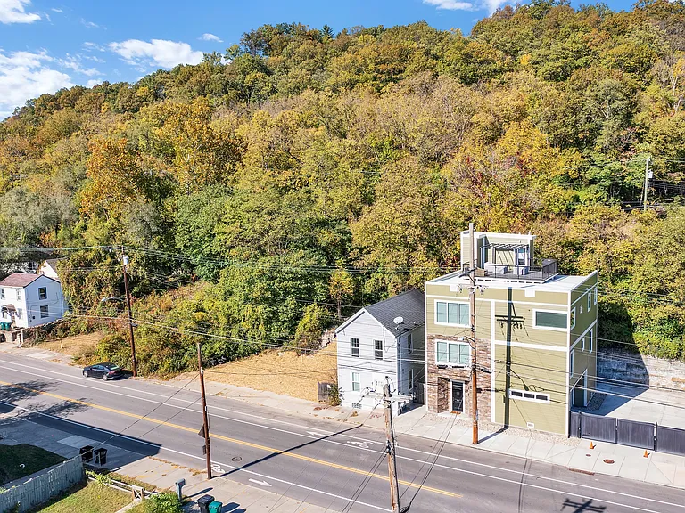 Quiet, walkable neighborhood _ just minutes from downtown Cincinnati.
