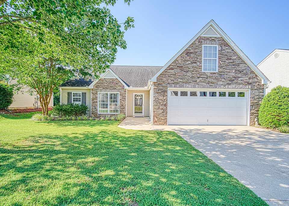 1st image of 209 Dartmoor Dr