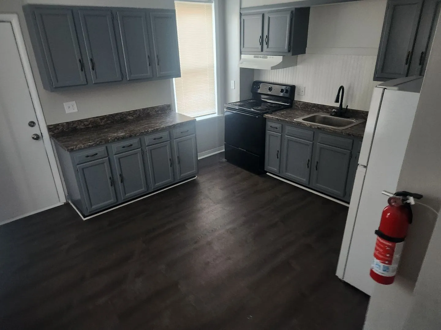 3 Bedroom 1 1/2 bath townhouse — Photo 4