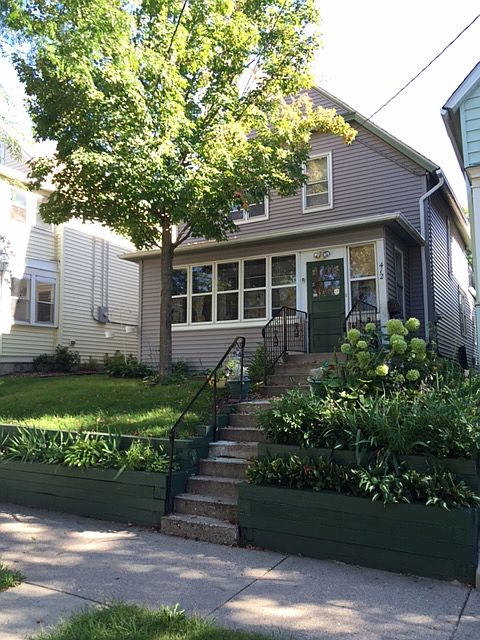 1st image of 412 19th Ave NE
