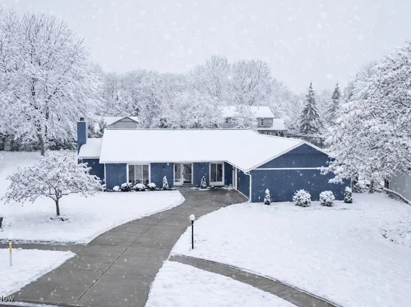 21359 Briar Bush Ln, Strongsville, OH 44136