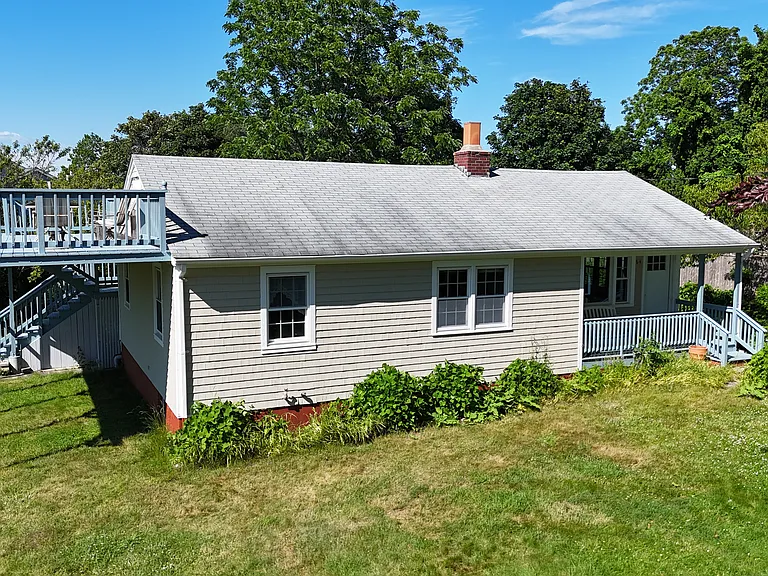 64 Hemlock Ave — Photo 2