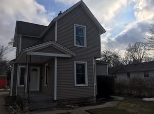 136 1/2 W Main Ave, Zeeland, MI 49464