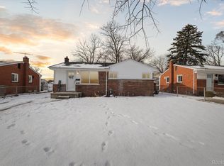 427 Valencia Dr, Pontiac, MI
