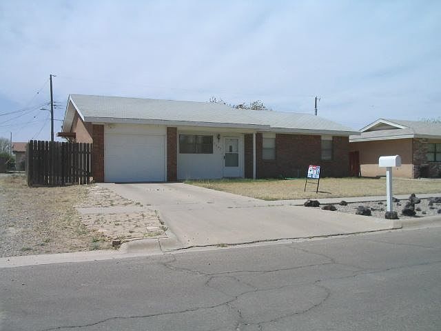 1st image of 3202 Radcliff Dr