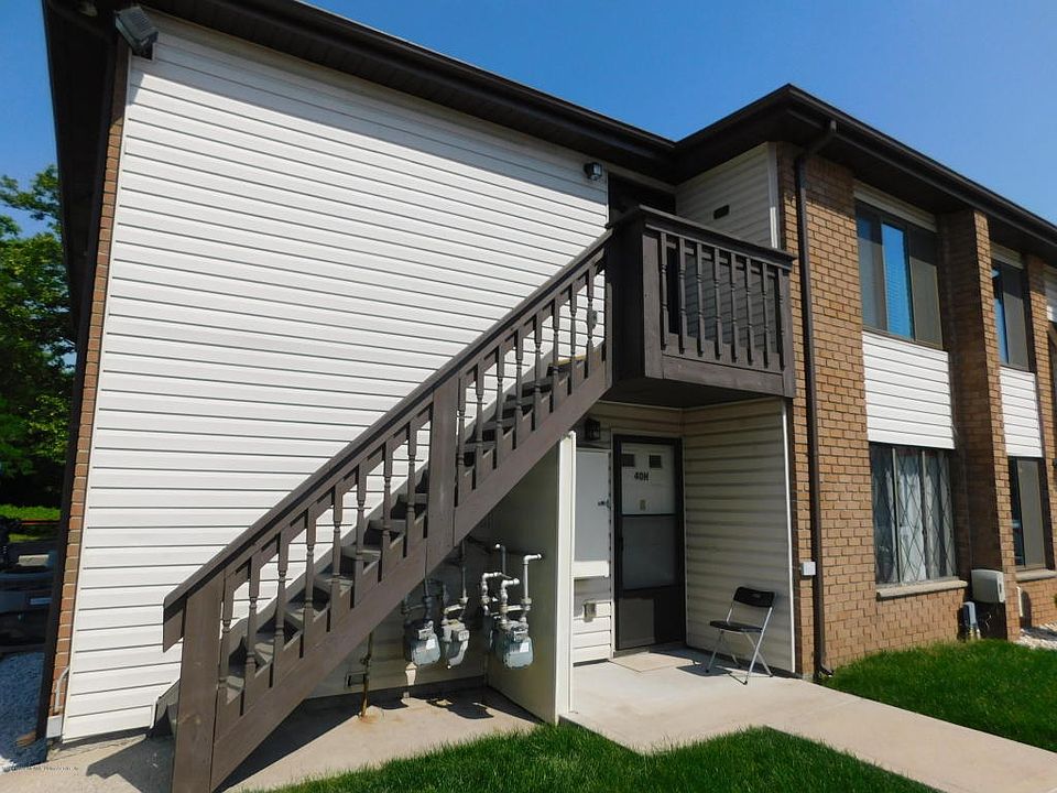 1st image of 40-J Meadow Pl #40J