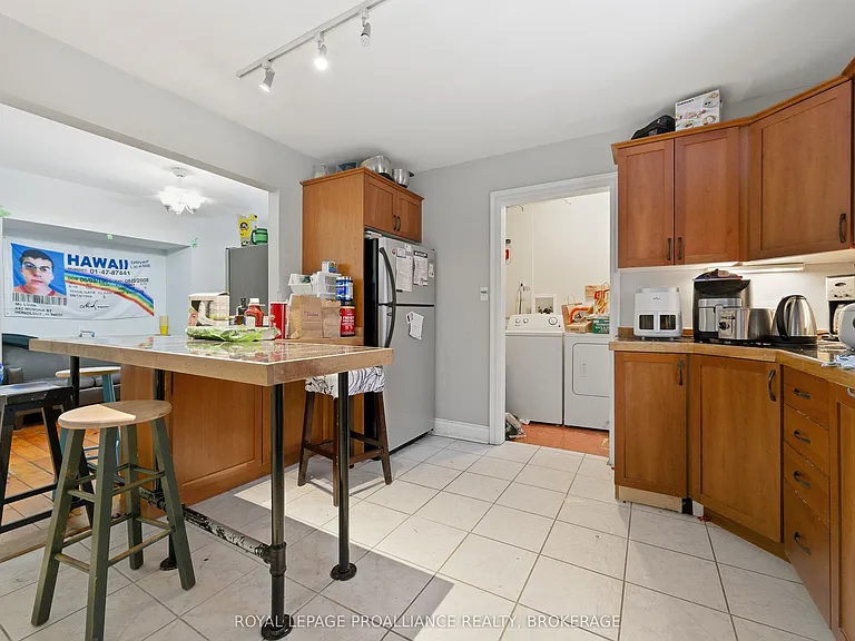 511 Victoria St — Photo 21