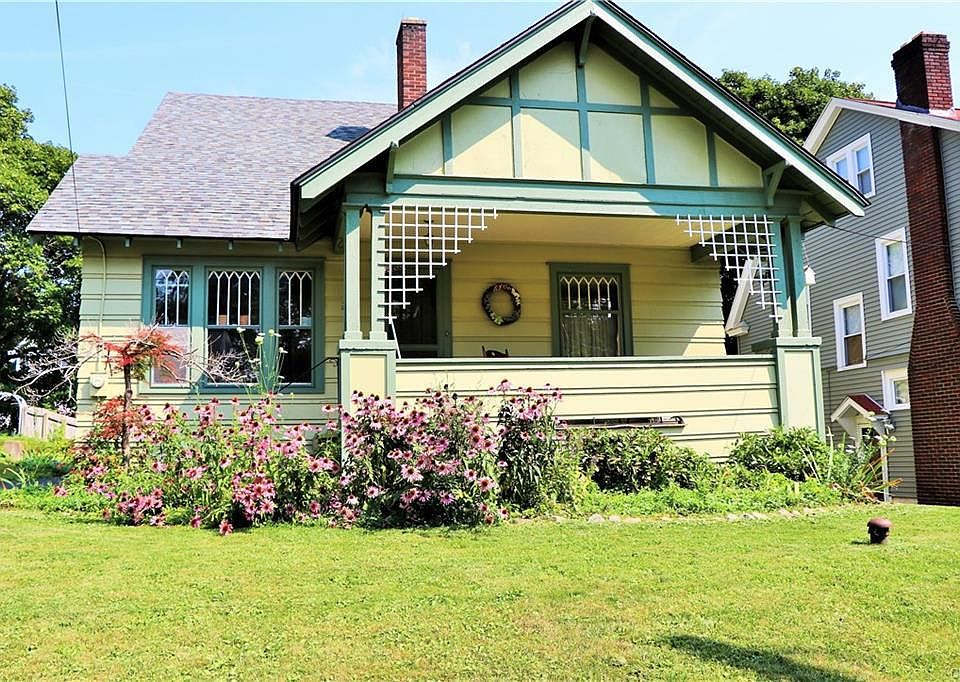 1st image of 218 Parkway Dr