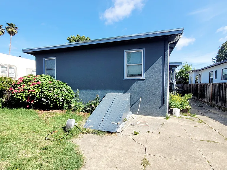 400 Maud Ave — Photo 25