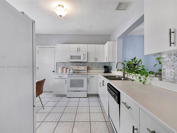 4th image of 6004 Red Plum Ct