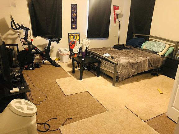 4th image of 3045 N Clifton Ave #0