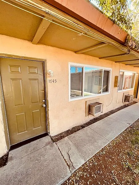 2 bed, 1.0 bath, 720 sqft, $1,095 — Photo 2