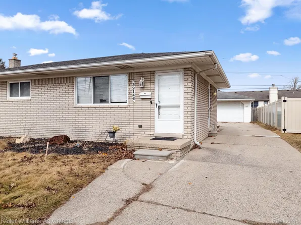 32146 Block St, Garden City, MI 48135