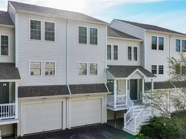 64 Red Brook Ln #64, West Warwick, RI 02893