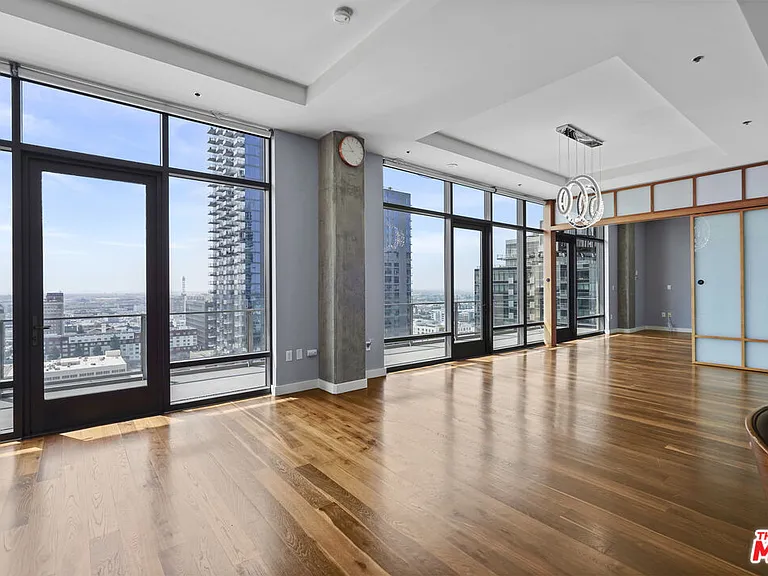 1100 Hope St #Penthouse 205 — Photo 6