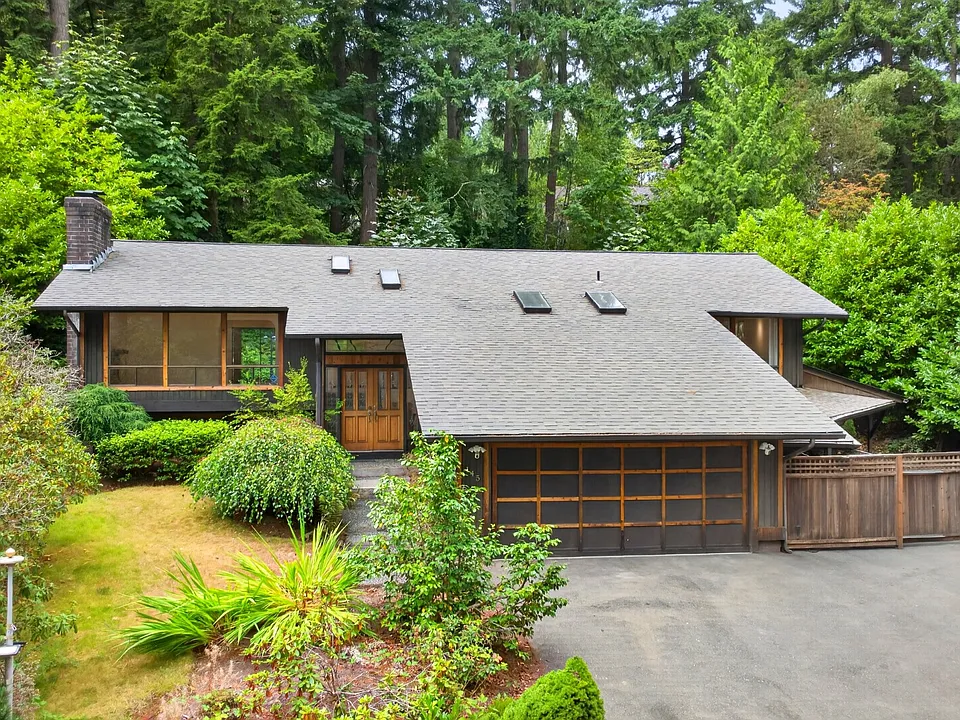 145 Big Bear Pl NW