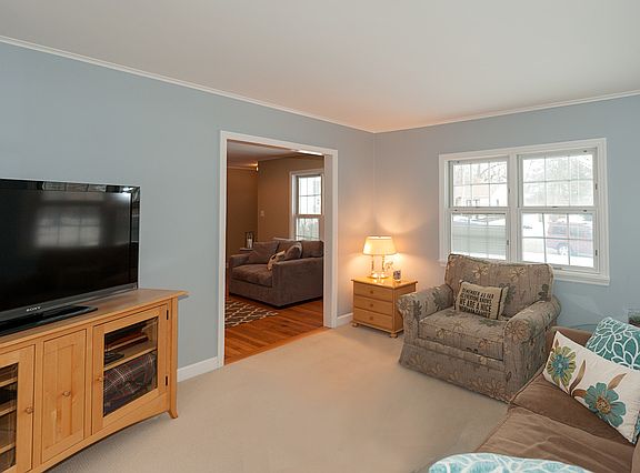 3rd image of 1036 Oakley Ave