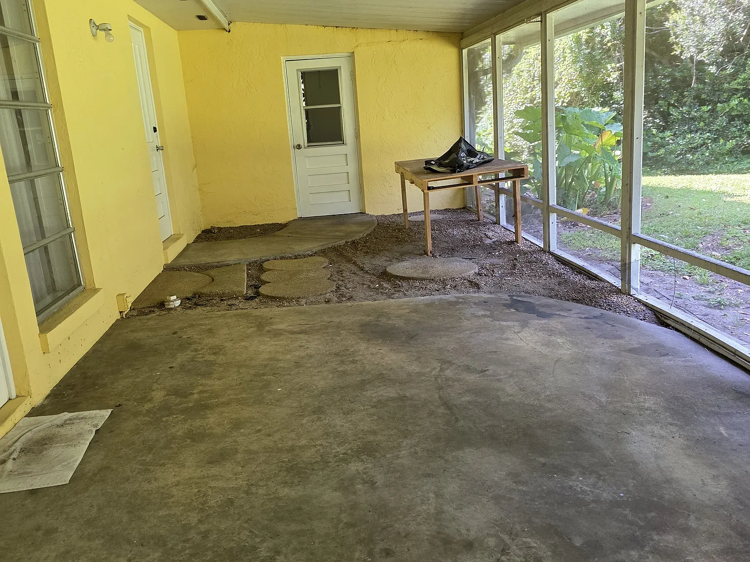 3 bed, 1350 sqft, $1,950 — Photo 3