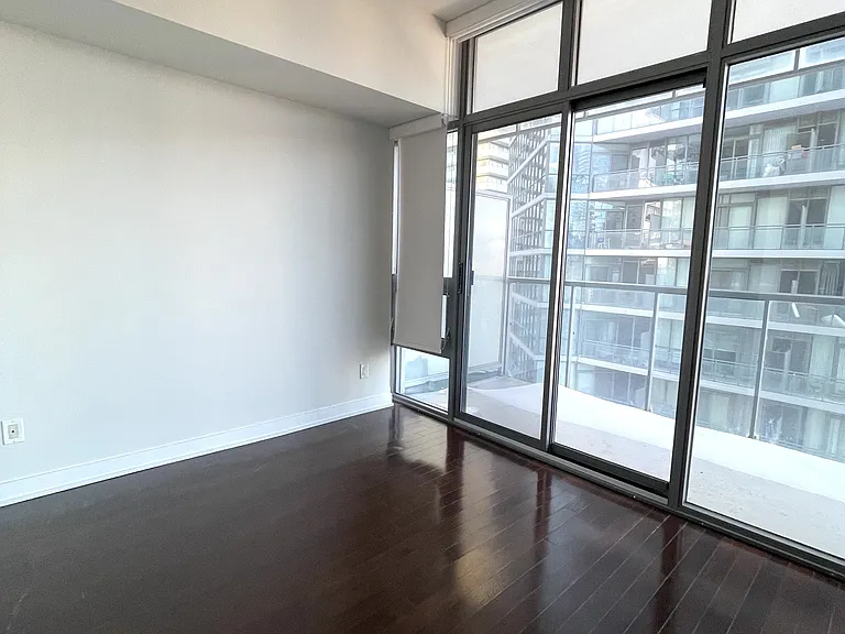 33 Charles St E #2101 — Photo 5