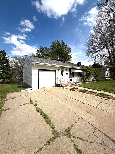 1002 S Main St Photo 1
