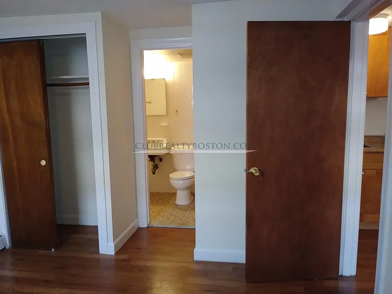160 N Beacon St #1A — Photo 3