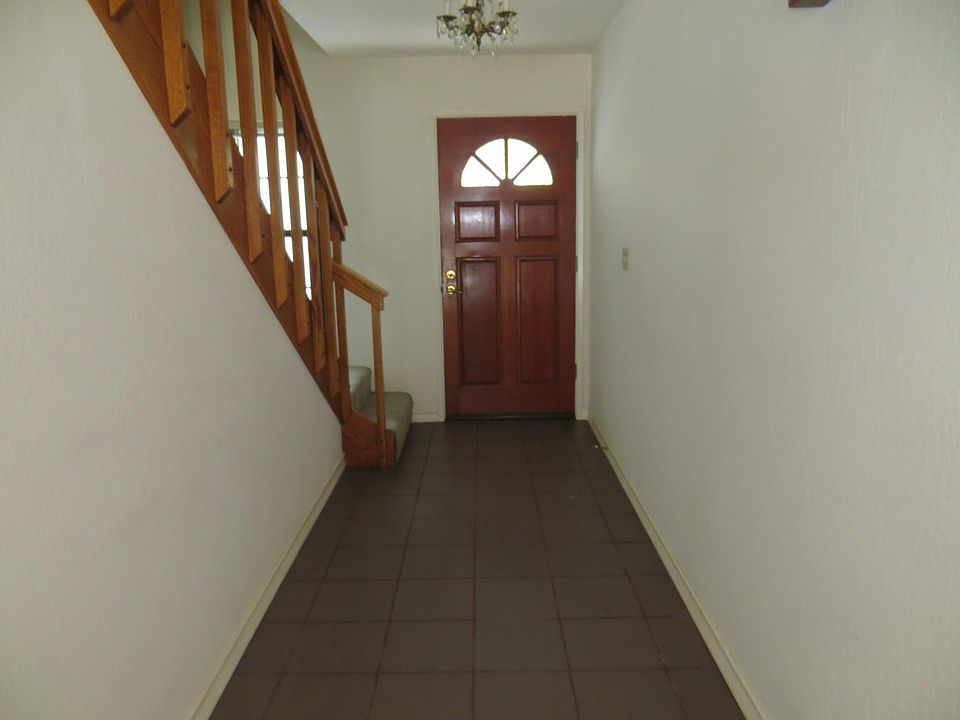 Entry and Stairway