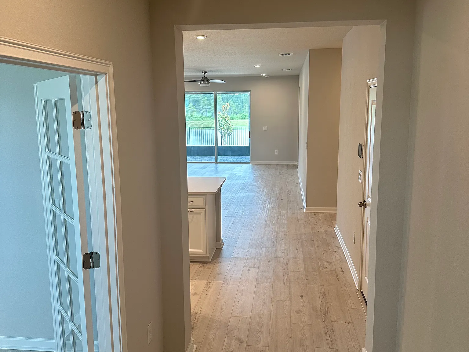 4 bed, 1973 sqft, $3,000 — Photo 4