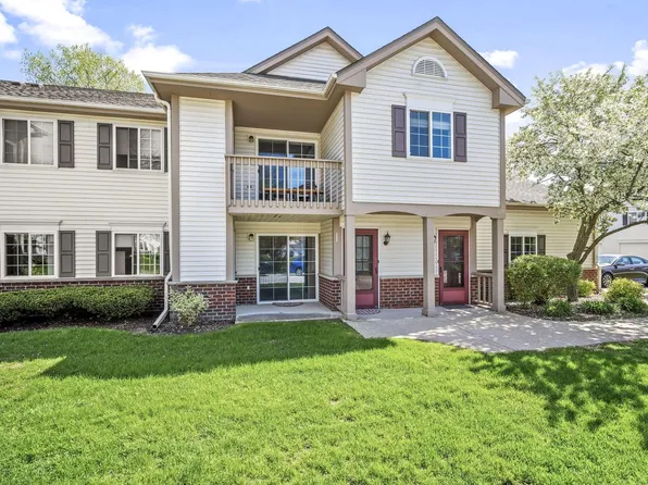 608 Pewaukee ROAD #A, Pewaukee, WI 53072