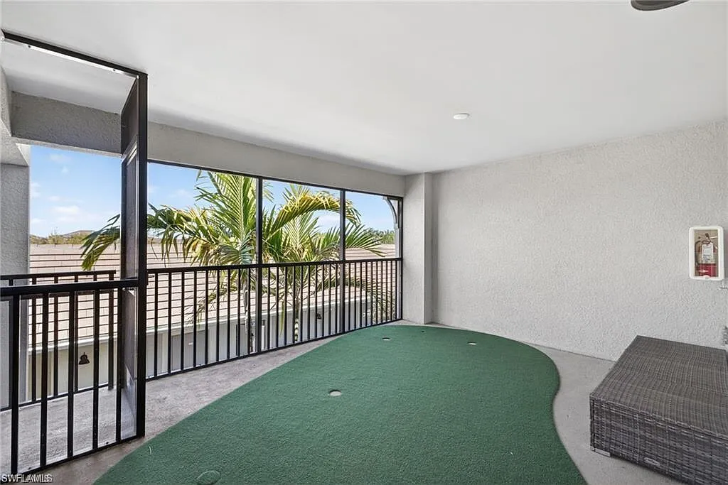 2 bed, 2.0 bath, 1366 sqft, $2,700 — Photo 3