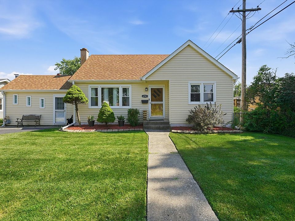 1st image of 6743 W 106th Pl