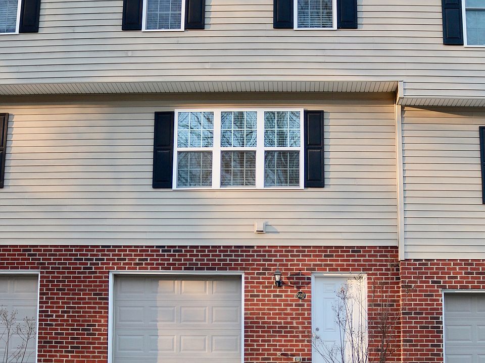 1st image of 110 Aaron Pl #506