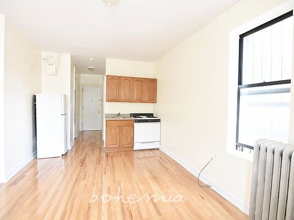 3rd image of 450 W 162nd St APT 1E