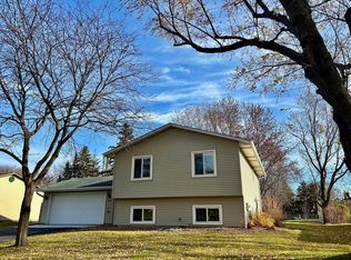 9248 Lanewood Ln N, Maple Grove, MN 55369