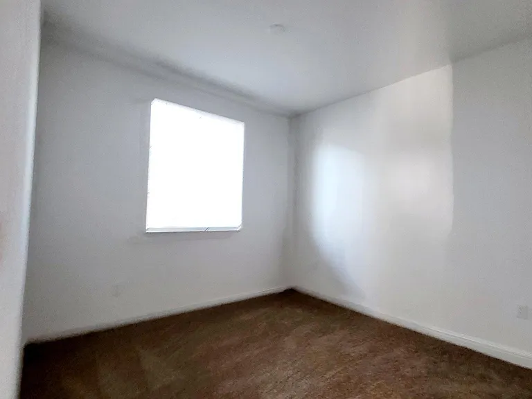 1561 Shirley Ave — Photo 15