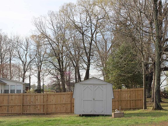 5th image of 585 Midnight Rd