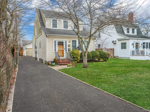 215 West Avenue, Patchogue, NY 11772