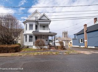 83 Wyoming St, Carbondale, PA 18407