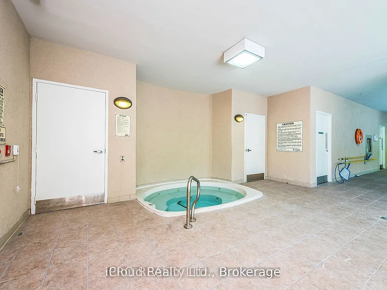 156 Enfield Pl #302 — Photo 37