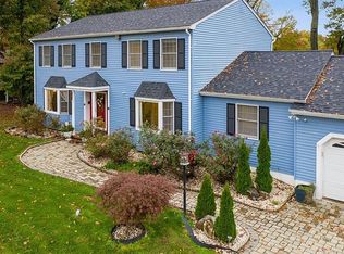 865 Hoover Dr, North Brunswick, NJ 08902