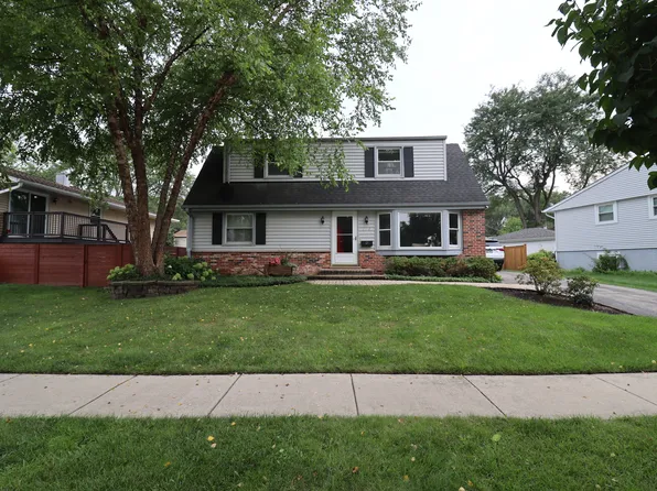 348 Cherrywood Rd, Buffalo Grove, IL 60089