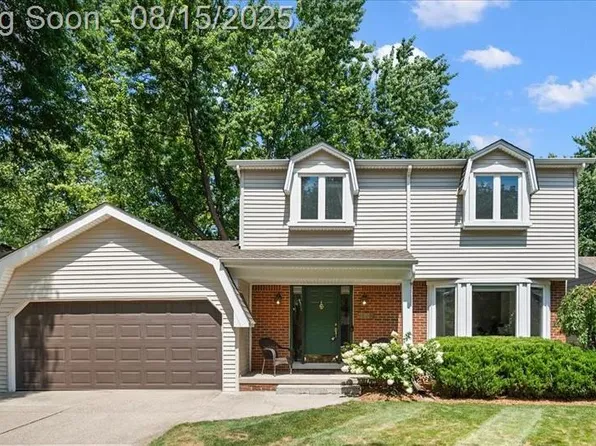 2283 Traverse Dr, Troy, MI 48083