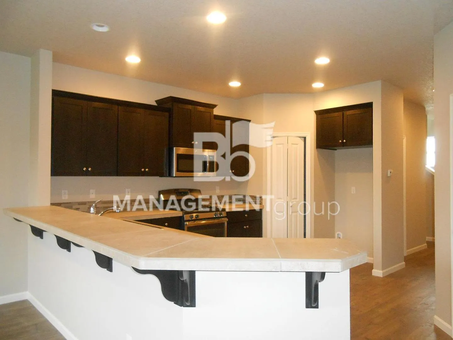 Newer NW Portland/Bethany Home Located In Abby Creek! — Photo 4