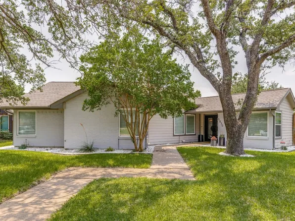 5830 Smoke Glass Trl, Dallas, TX 75252