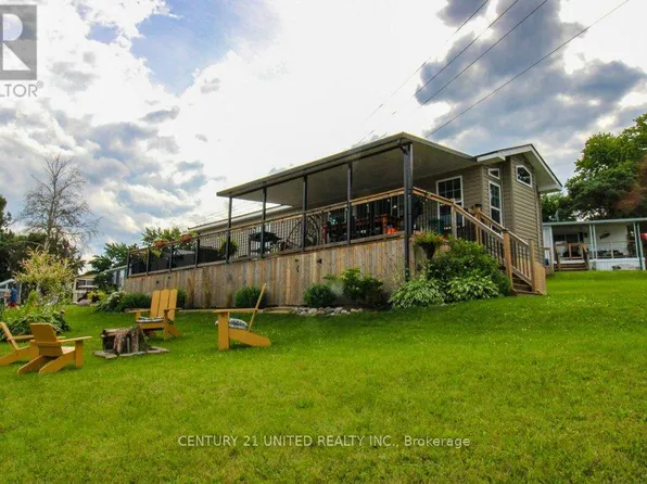 920 Skyline Rd, Selwyn, ON K0L 1T0