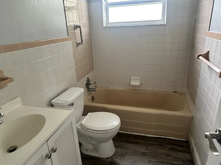 2014 NE 3rd St — Photo 6