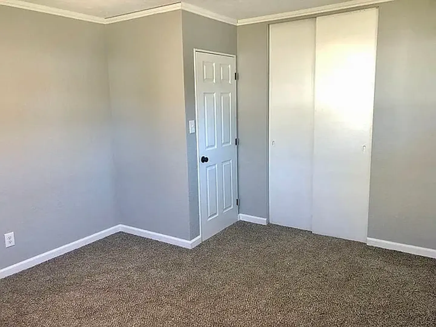 2716 Avenue H 2 Bed/1 Bath in Council Bluffs | Updated Kitchen, Full Appliance Package, Fenced Yard — Photo 4