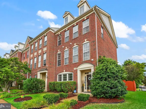 2725 Celestial Dr, Woodbridge, VA 22191