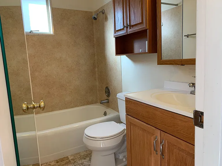 2214 Yale Ave E — Photo 24