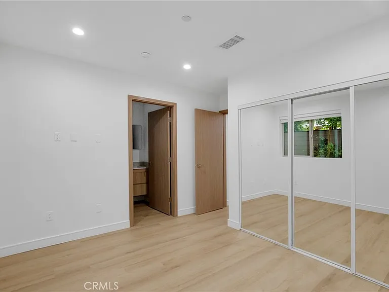 5224 1/2 Strohm Ave — Photo 13